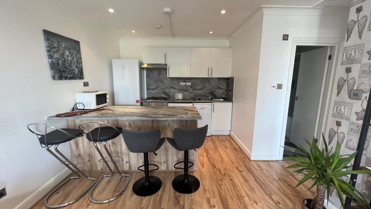 Comfy 2 Bedroom Apartments - Finchley Road, London Kültér fotó