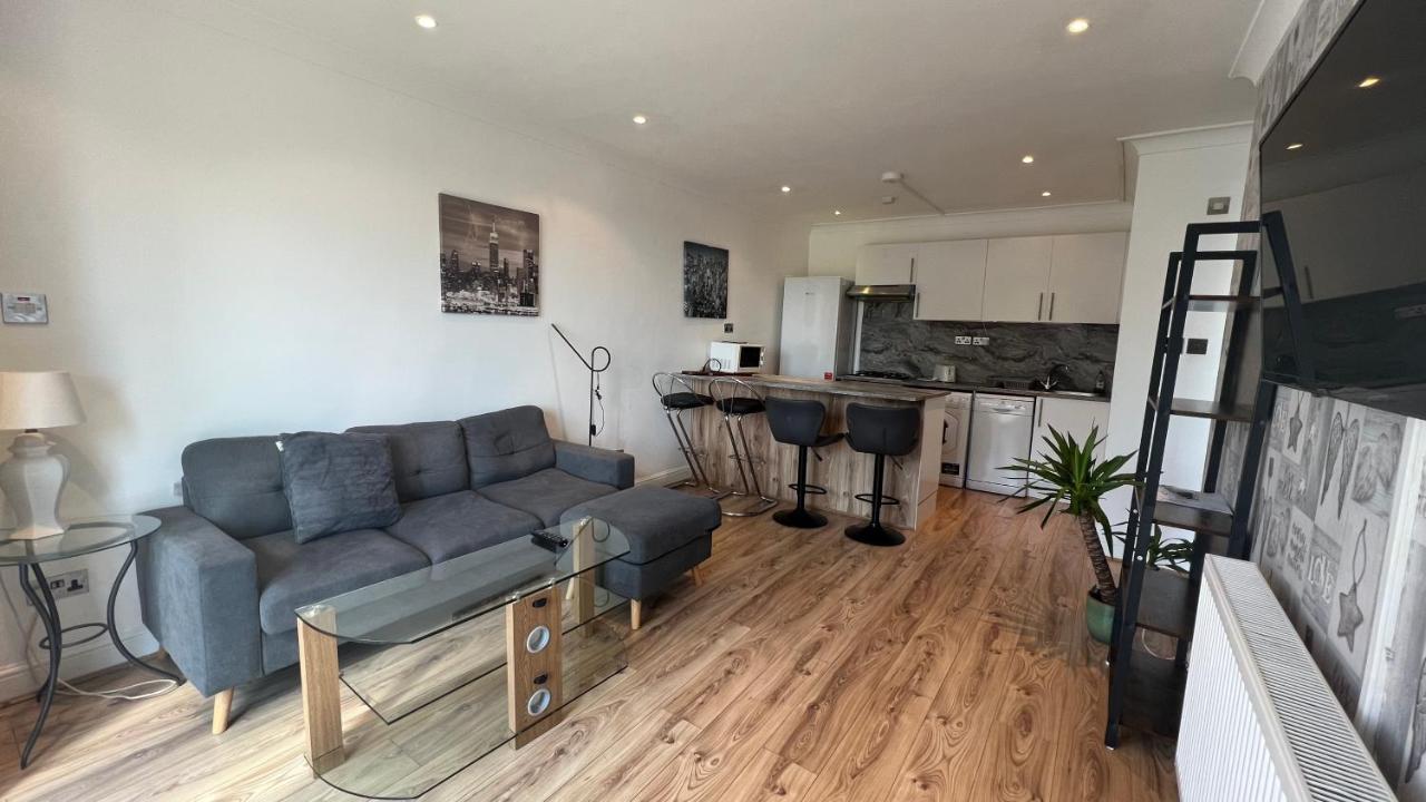Comfy 2 Bedroom Apartments - Finchley Road, London Kültér fotó
