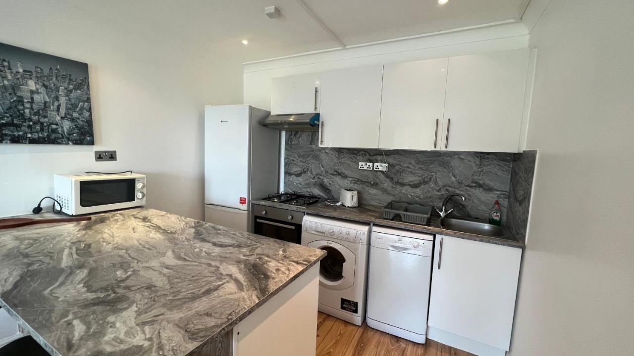 Comfy 2 Bedroom Apartments - Finchley Road, London Kültér fotó