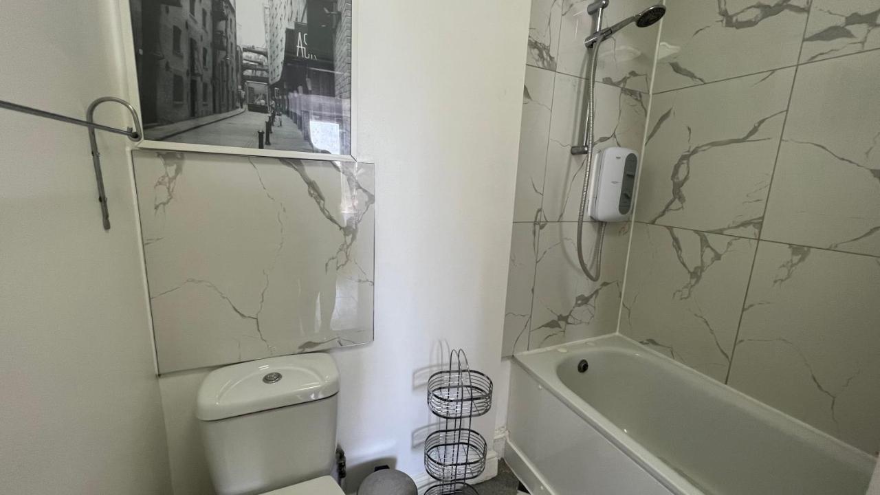 Comfy 2 Bedroom Apartments - Finchley Road, London Kültér fotó